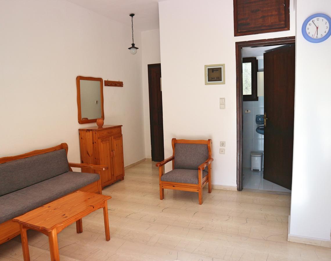 Oliaria Apartments Platanés Eksteriør bilde