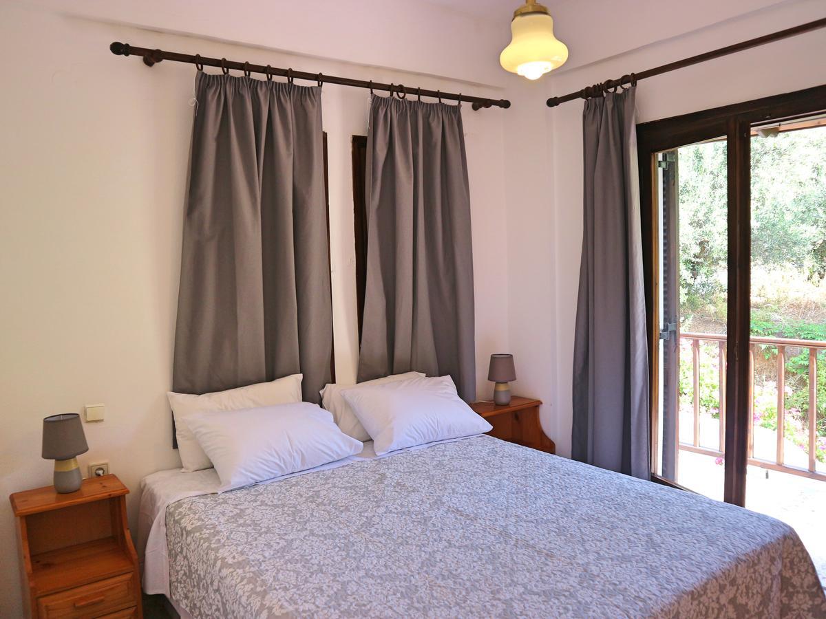 Oliaria Apartments Platanés Eksteriør bilde