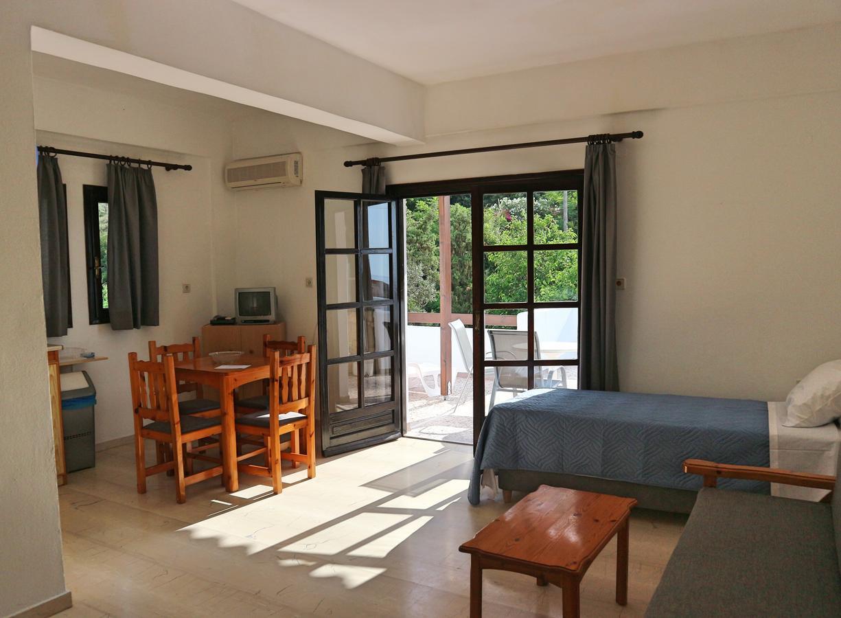 Oliaria Apartments Platanés Eksteriør bilde