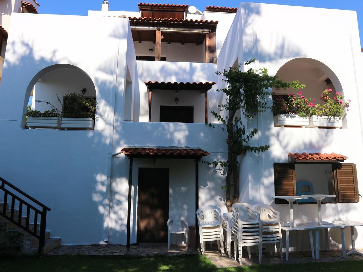 Oliaria Apartments Platanés Eksteriør bilde