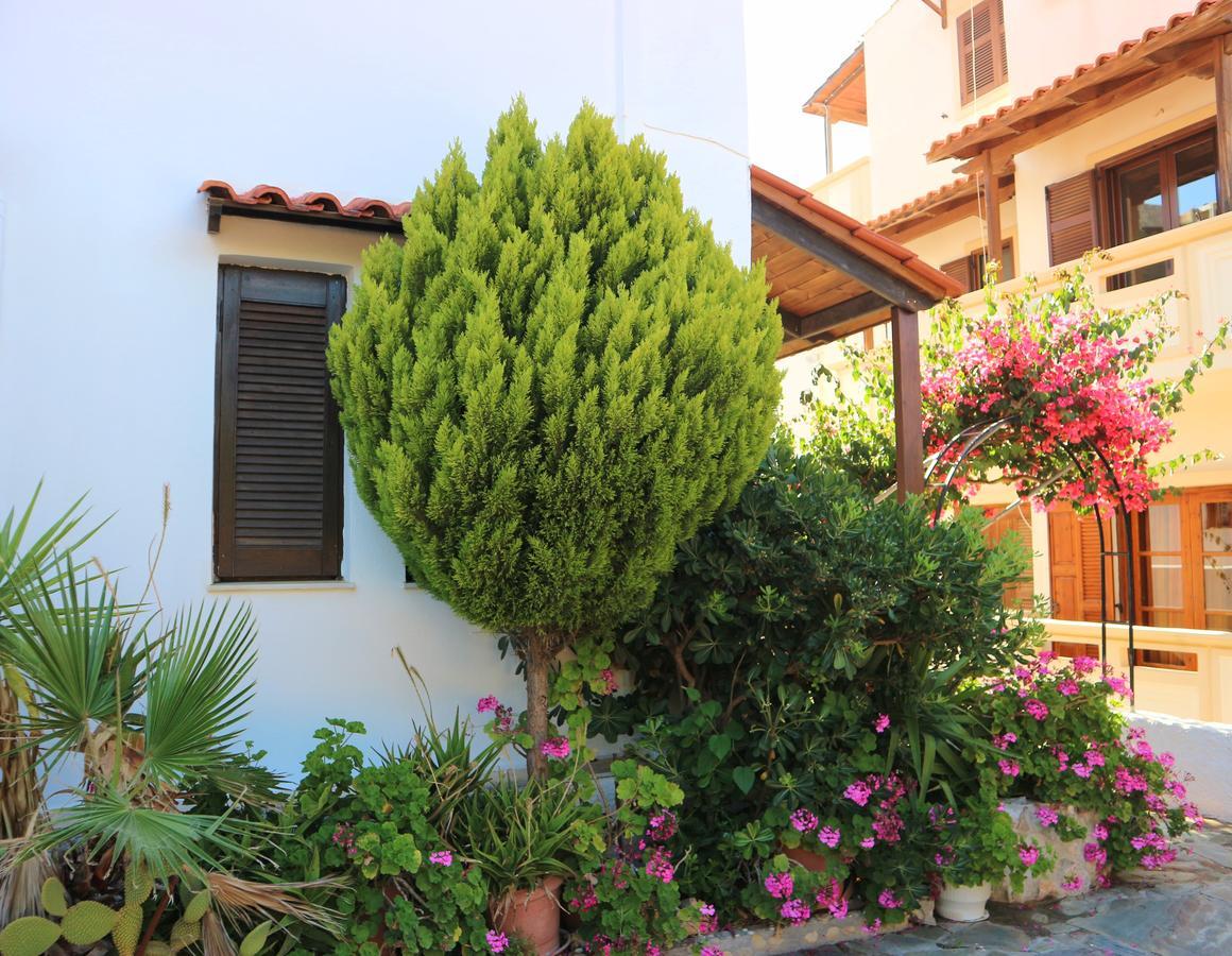 Oliaria Apartments Platanés Eksteriør bilde