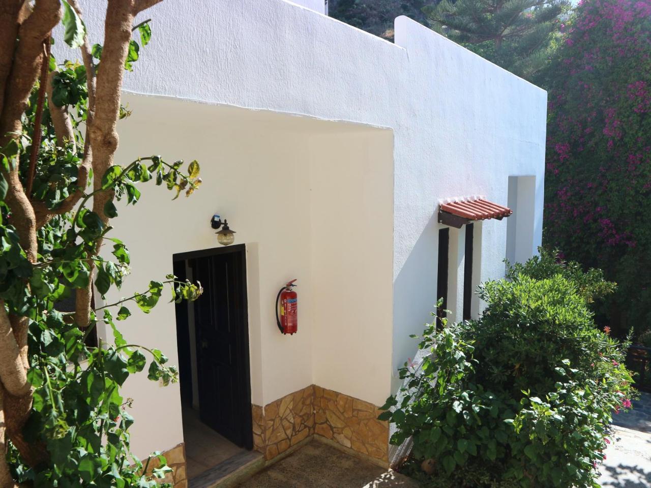 Oliaria Apartments Platanés Eksteriør bilde