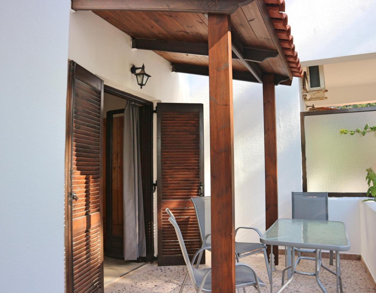 Oliaria Apartments Platanés Eksteriør bilde