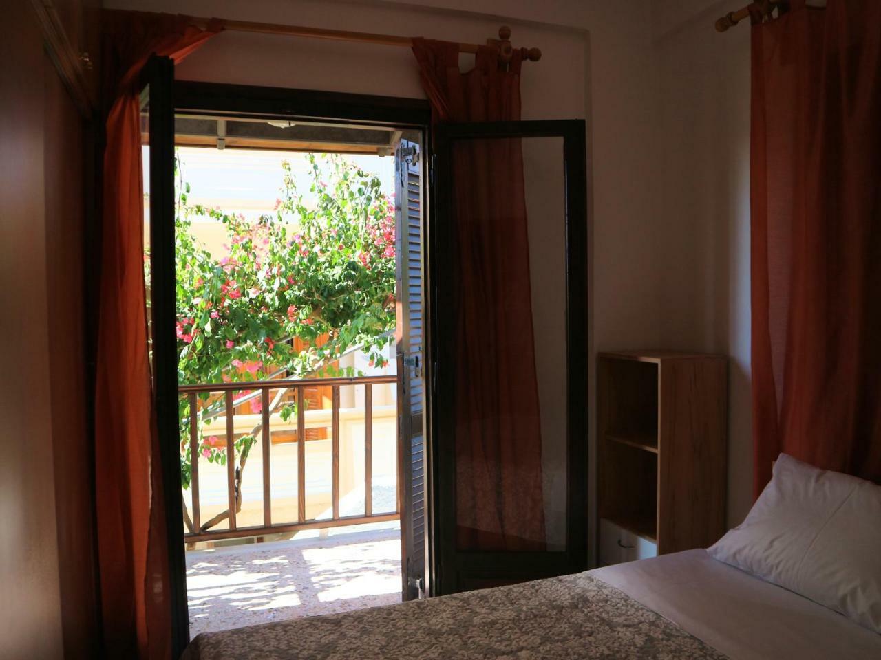 Oliaria Apartments Platanés Eksteriør bilde