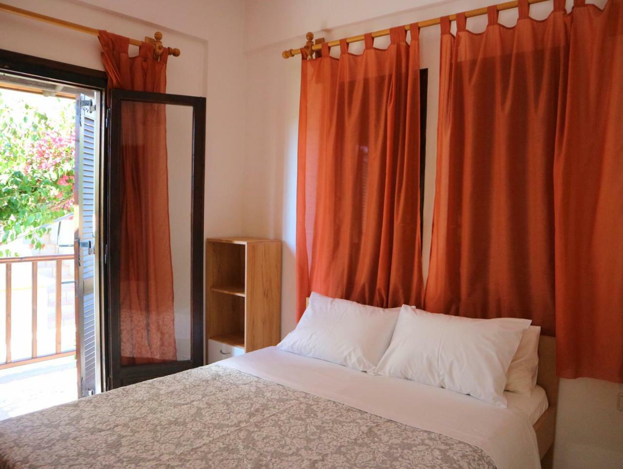 Oliaria Apartments Platanés Eksteriør bilde